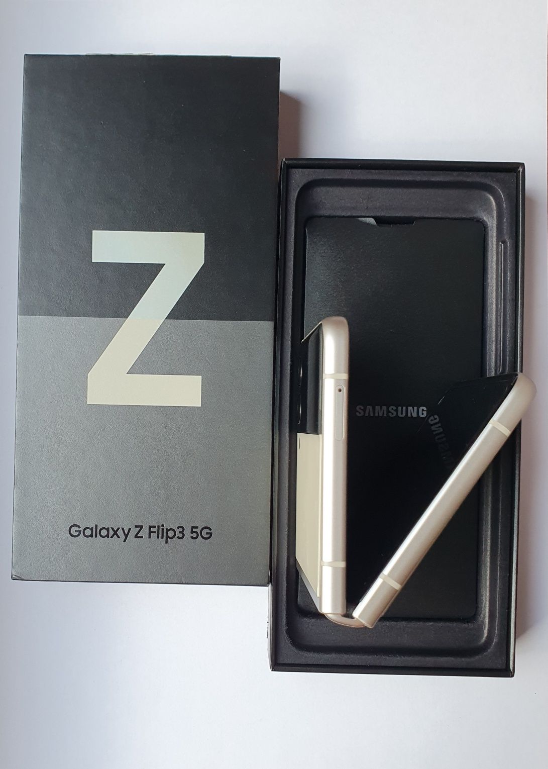 Samsung galaxy Z flip3 5g