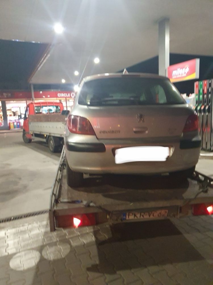 Peugeot 307 2.0 hdi 5 drzwi Hatchback srebrny kod EZR na części