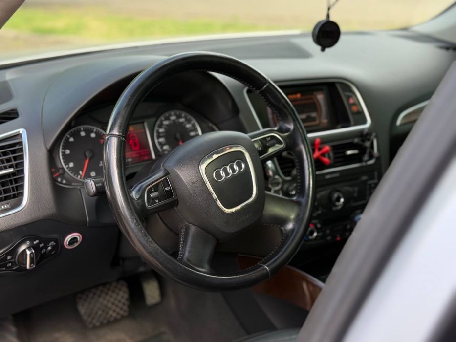 Продам Audi Q5 2012 року