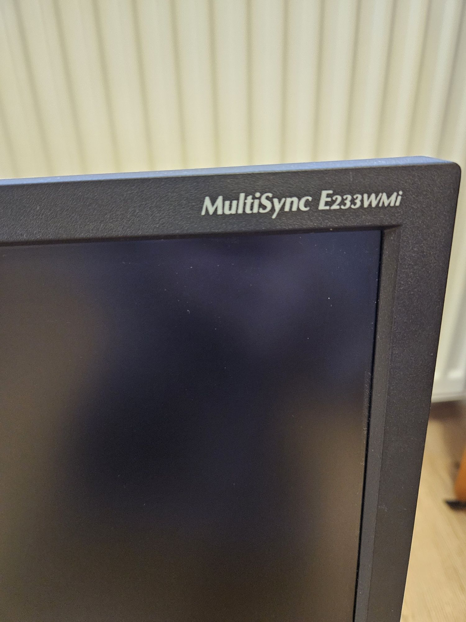 Monitor Nec 23,3"