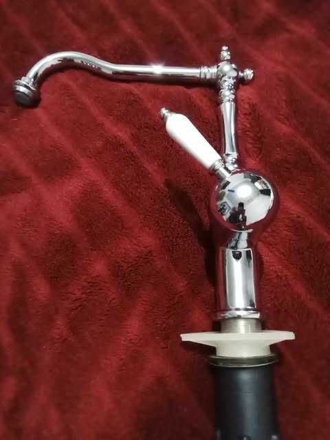 Torneira Misturadora Bancada de Cozinha