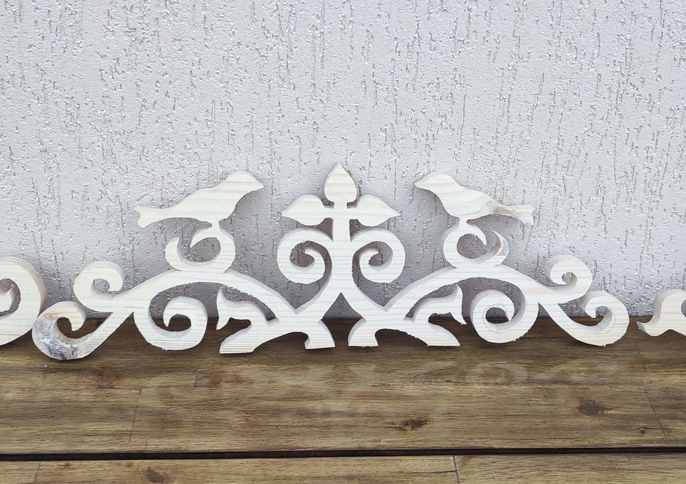 Nadokiennik, wyrezka, ornament - Wzór Lilie