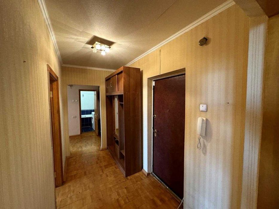 Продам 2 к вул Червоної Калини 22  Троещина