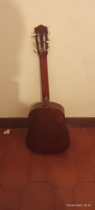 Guitarra em bom estado