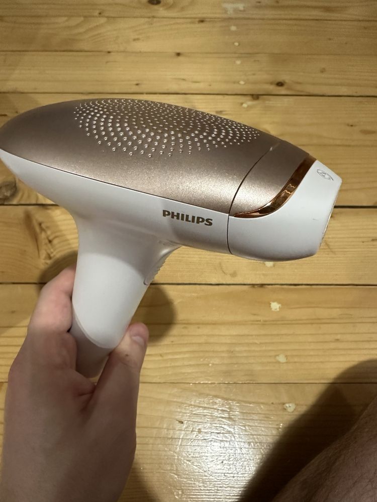 Фотоепілятор Philips Lumea