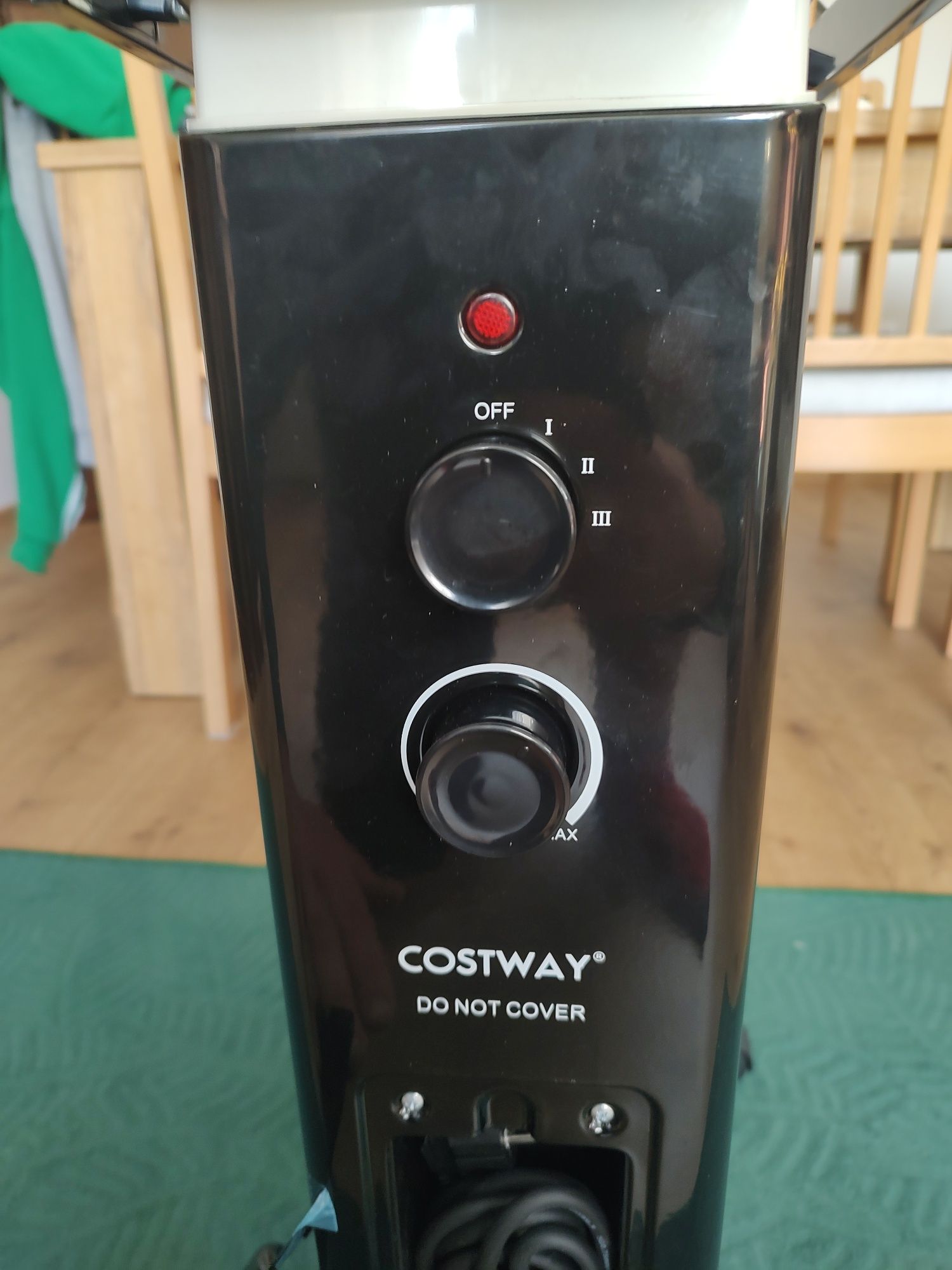 Grzejnik olejowy 1500W z kółkami cost way