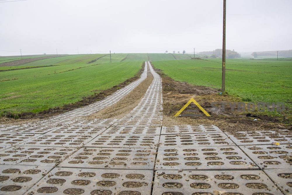 Prace ziemne,  Układanie płyt YOMB,ażurowych Polbruk Koparka+Wywrotka