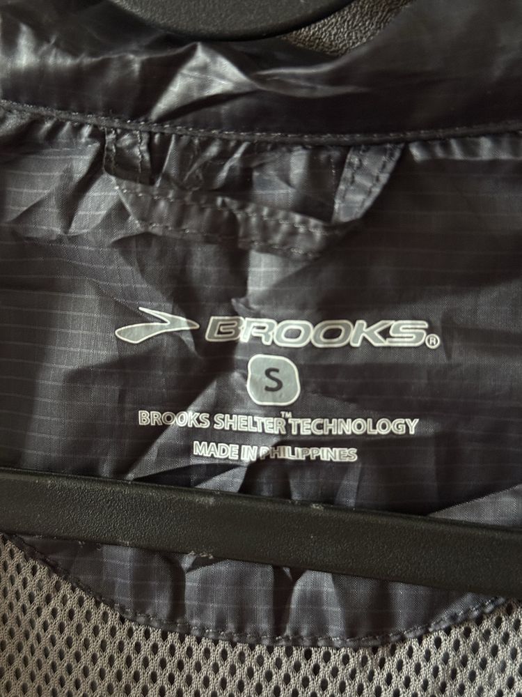 Ветровка / куртка Brooks S - M