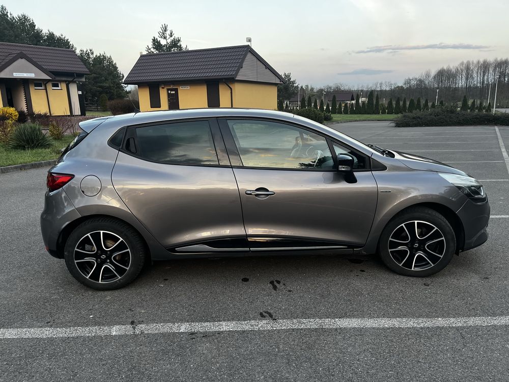 Renault Clio Super Stan