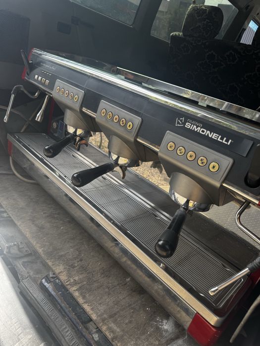 Кавоварка Nuova  Simonelli Italia Кофемашина