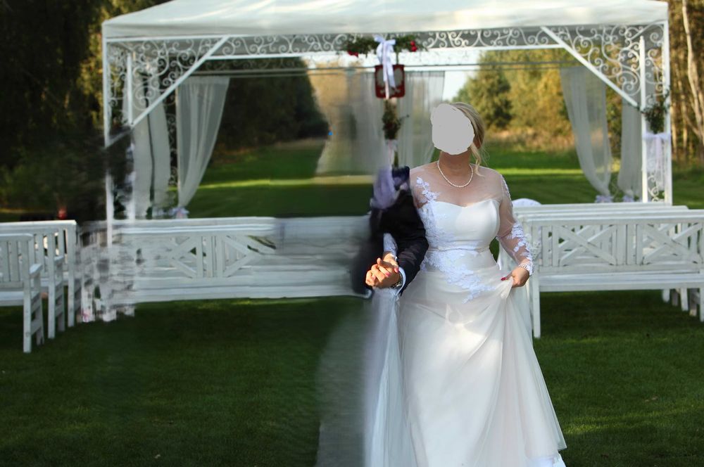 Suknia ślubna w stylu klasycznym, elegancka, rozmiar 44-46