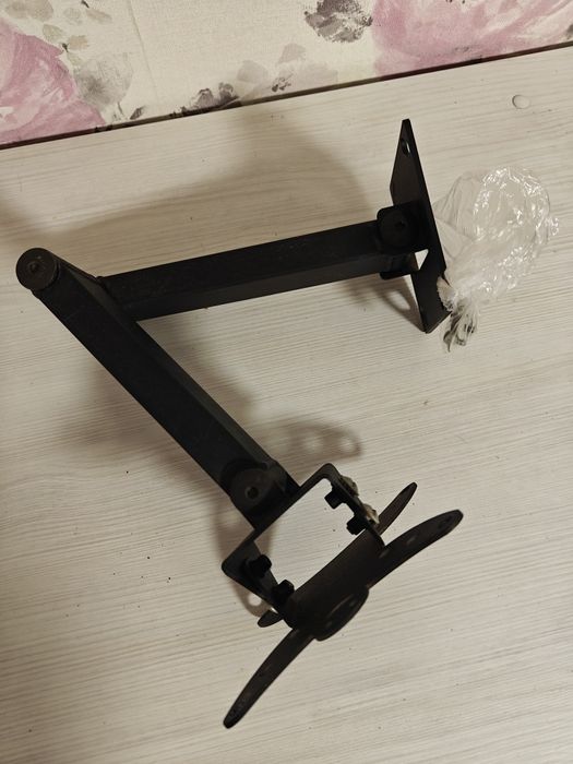 Кронштейн для телевізора 22-32" на стіну