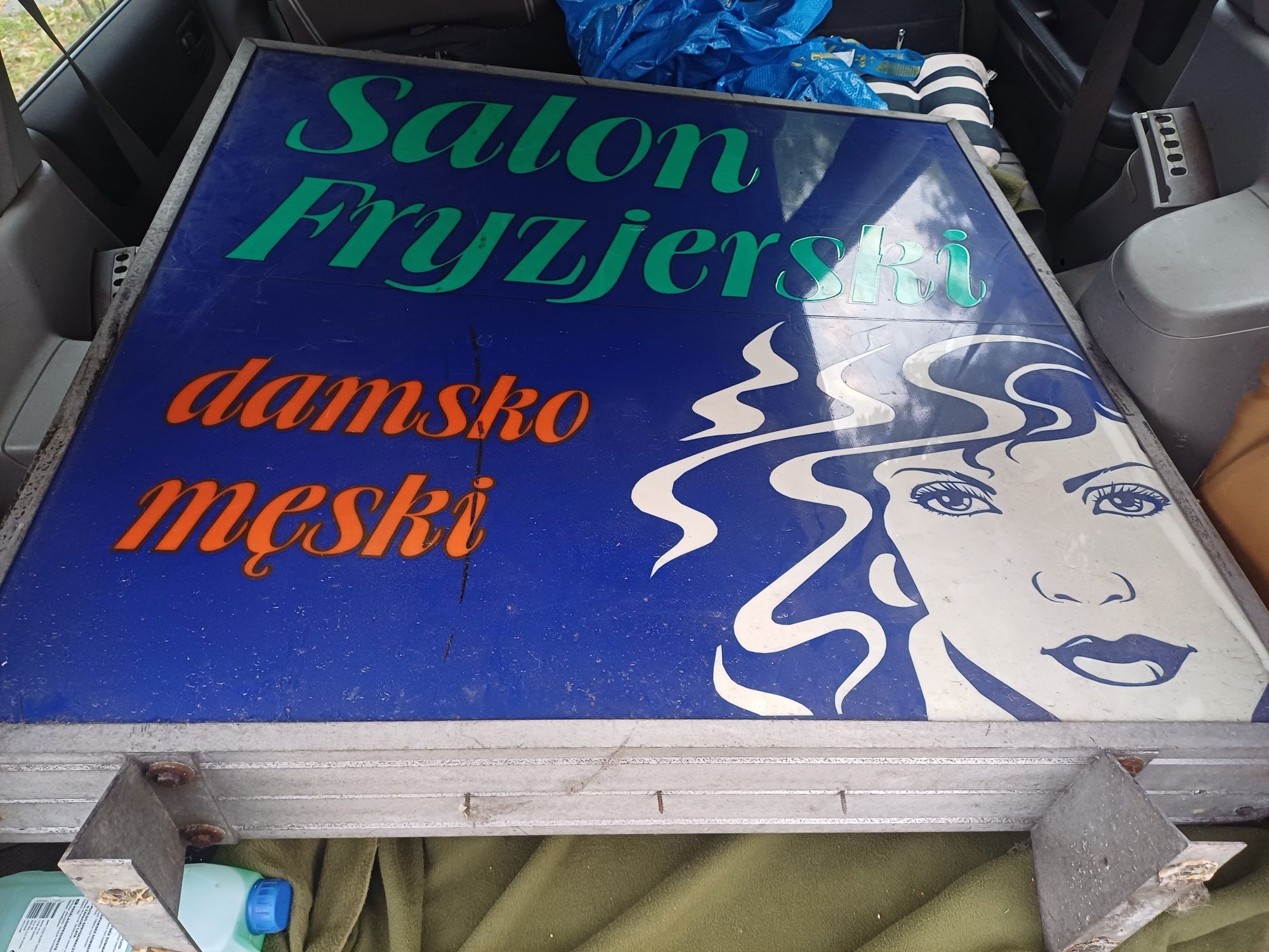 Reklama świetlna dwustronna salonu fryzjerskiego