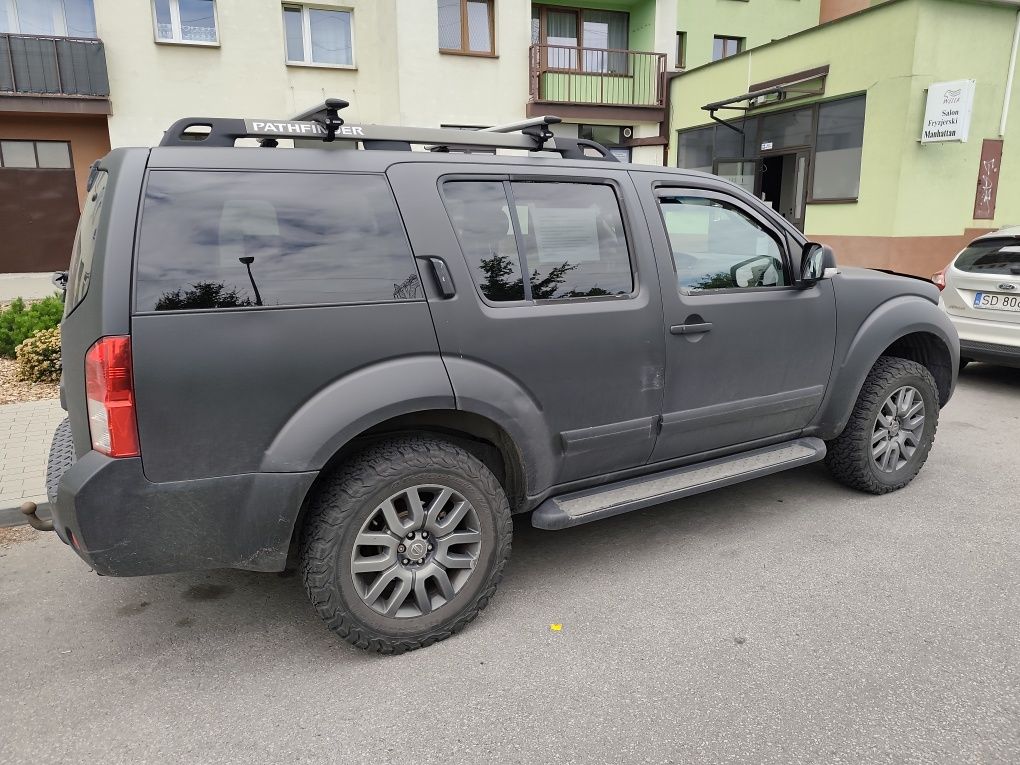 Sprzedam Nissan Pathfinder 3.0 diesel