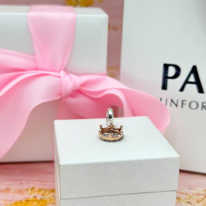Срібна намистина шарм "Королева" Pandora (Пандора) 788255