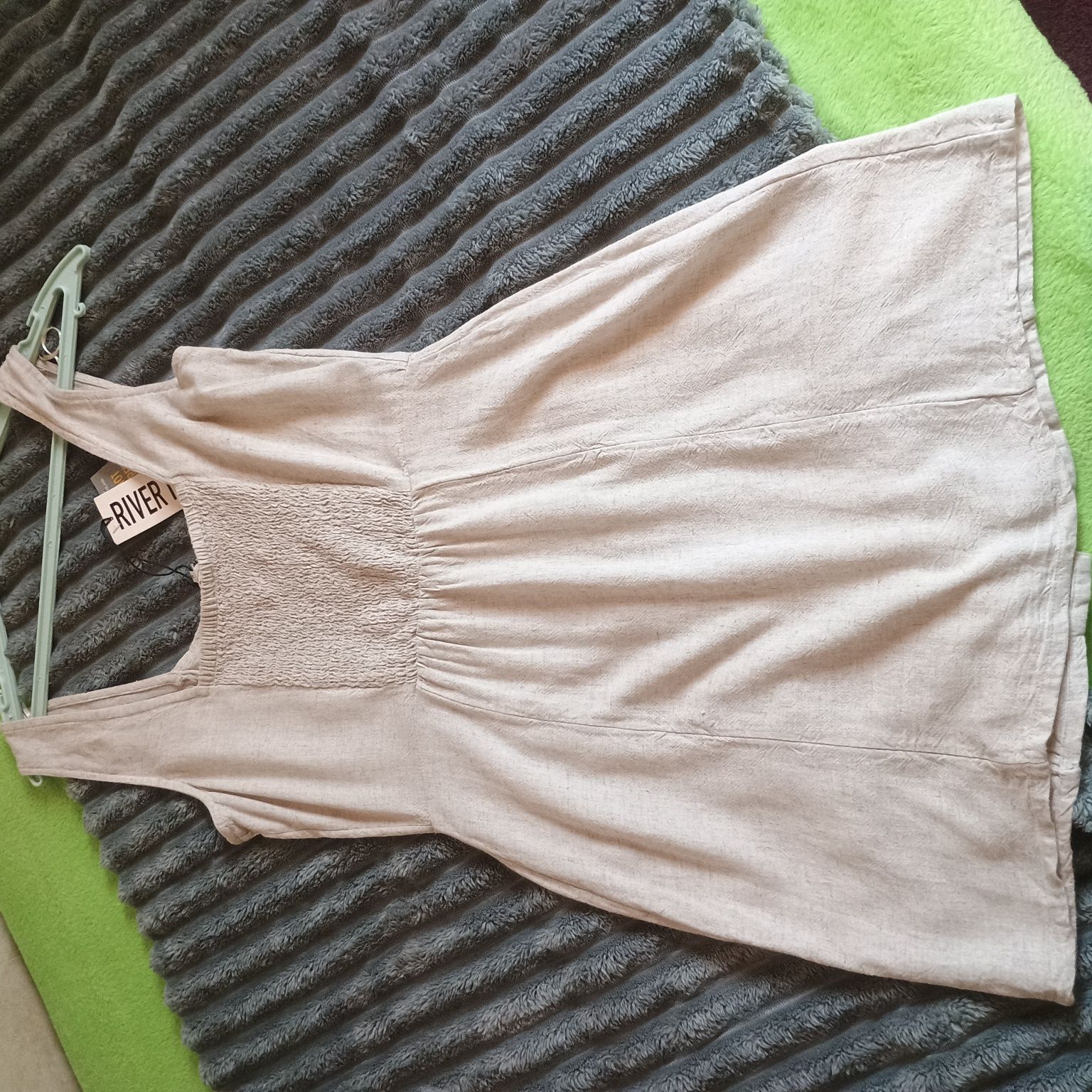 Нова сукенка River Island