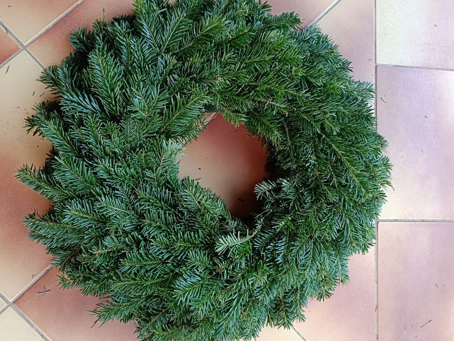 Wieniec stroik na grób żywy 45cm