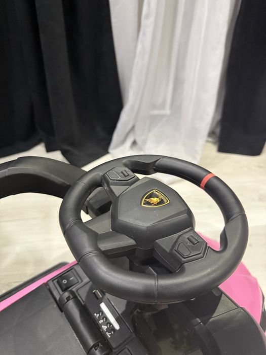 Продам неймовірний Lamborghini толокар !