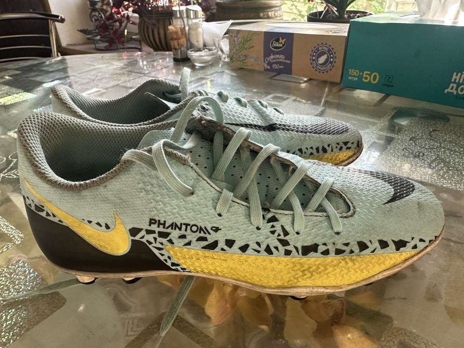 Дитячі футбольні бутси .NIKE PHANTOM,