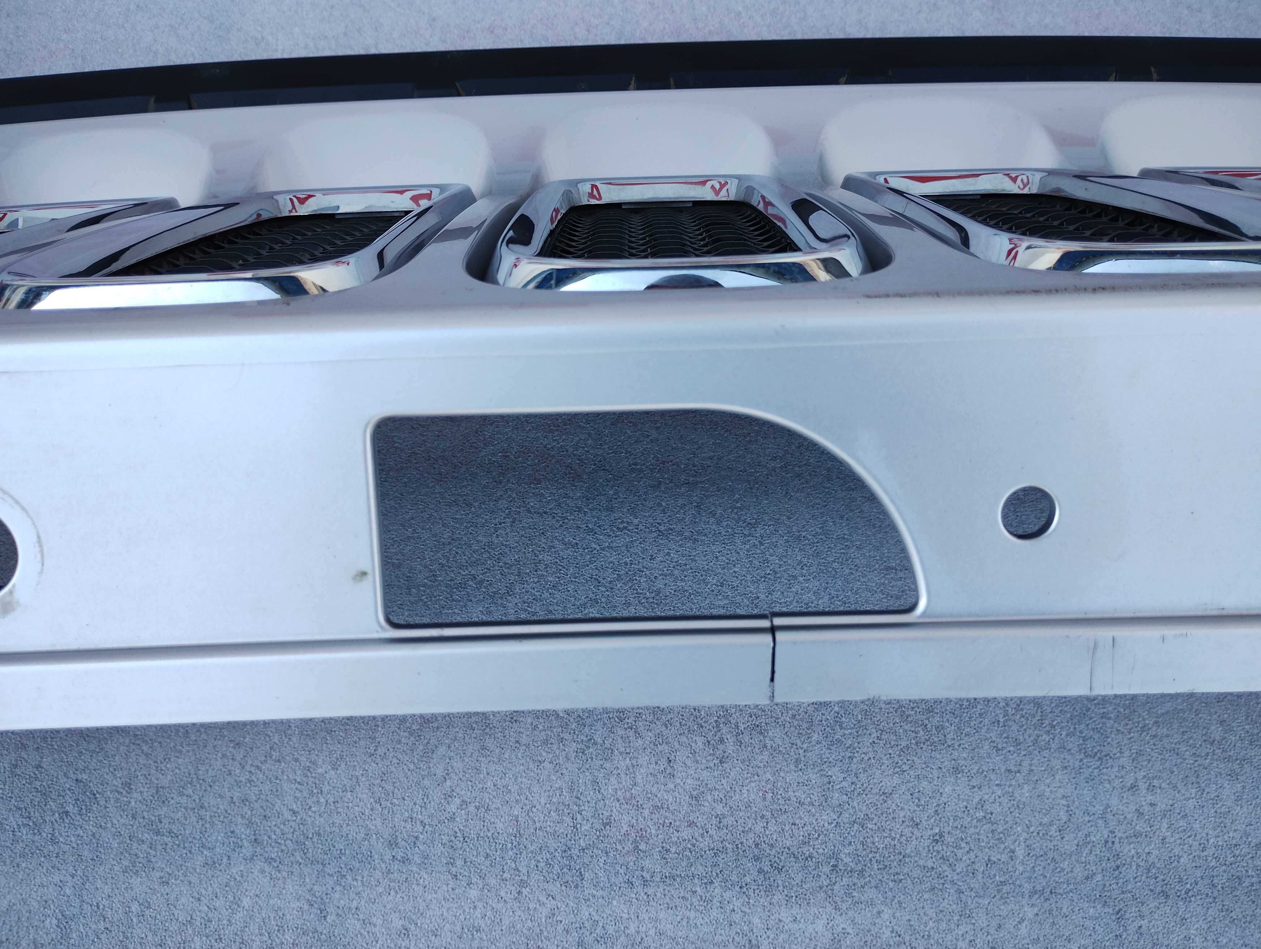 Grill Atrapa JEEP Renegade