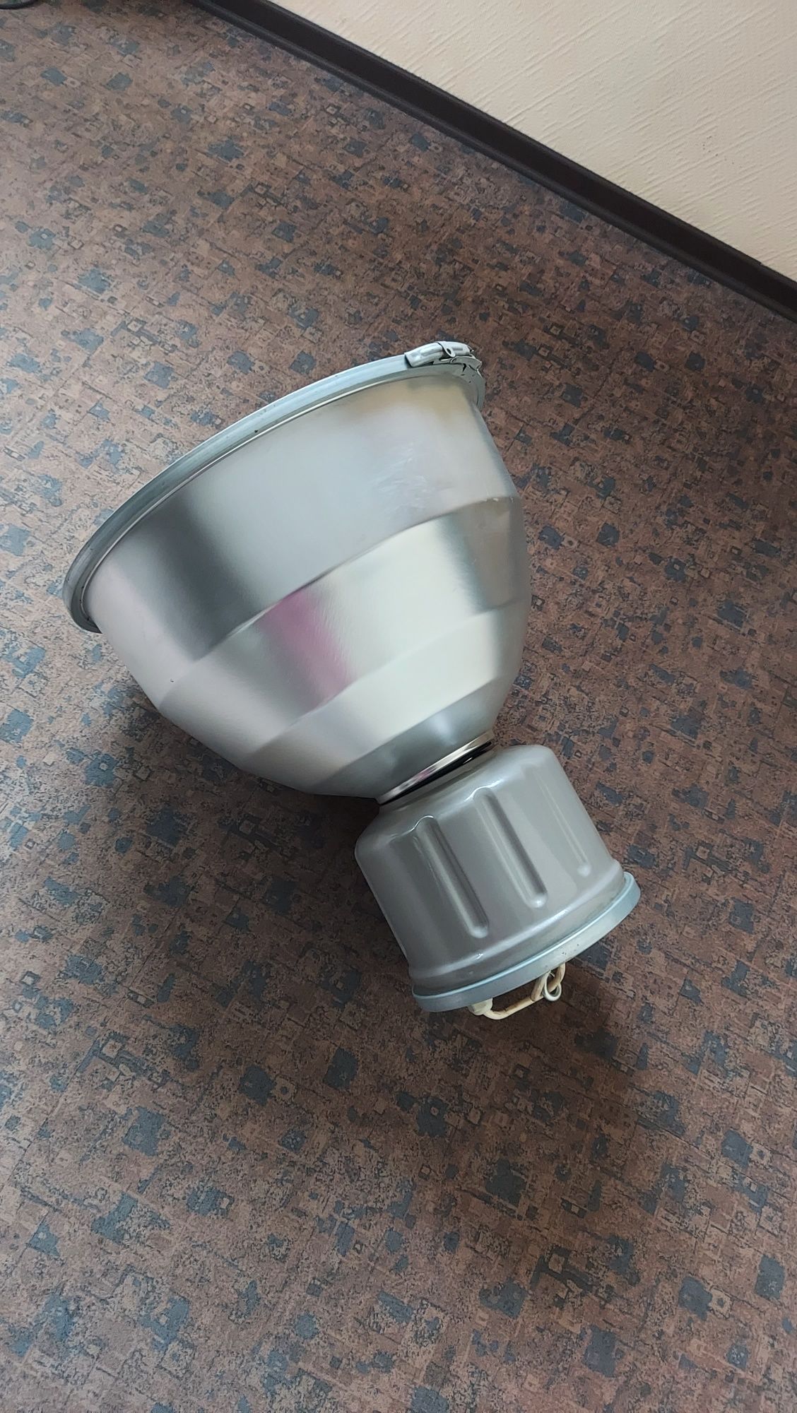 Lampa przemysłowa