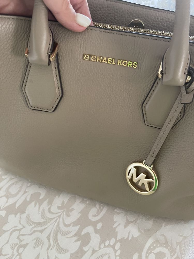 Mala Michael Kors