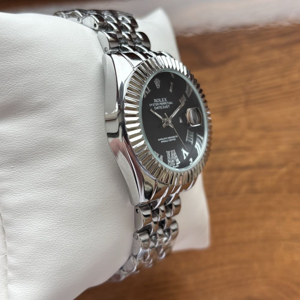 Жіночий годинник Rolex Datejust на браслеті сріблястого кольору