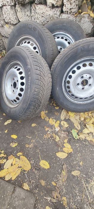 Продам шини колеса зимові Michelin 215/70 R16