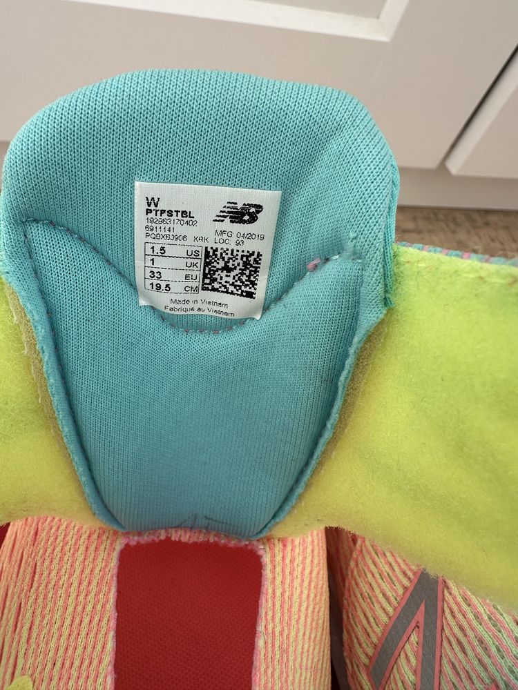 Кросівки для дівчинки New Balance (оригінал), р.33