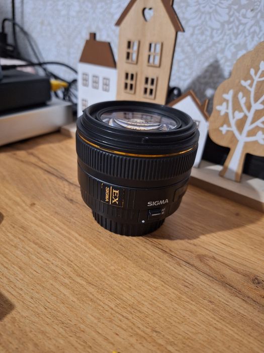 Об'єктив  Sigma AF 30mm f/1.4 EX