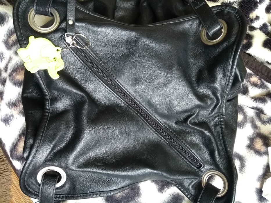 Torebka damska  - bardzo oryginalna, mega pakowna.