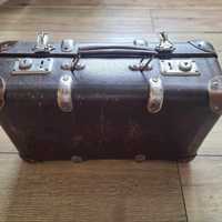 Stara zabytkowa walizka