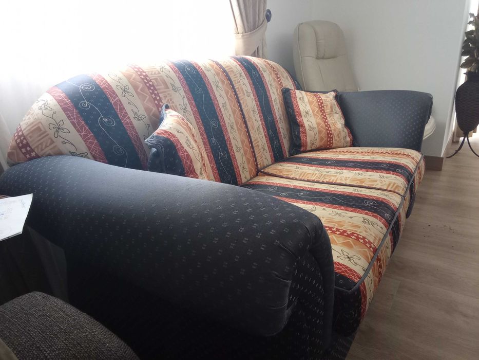 Sofa de 2 lugares em bom estado