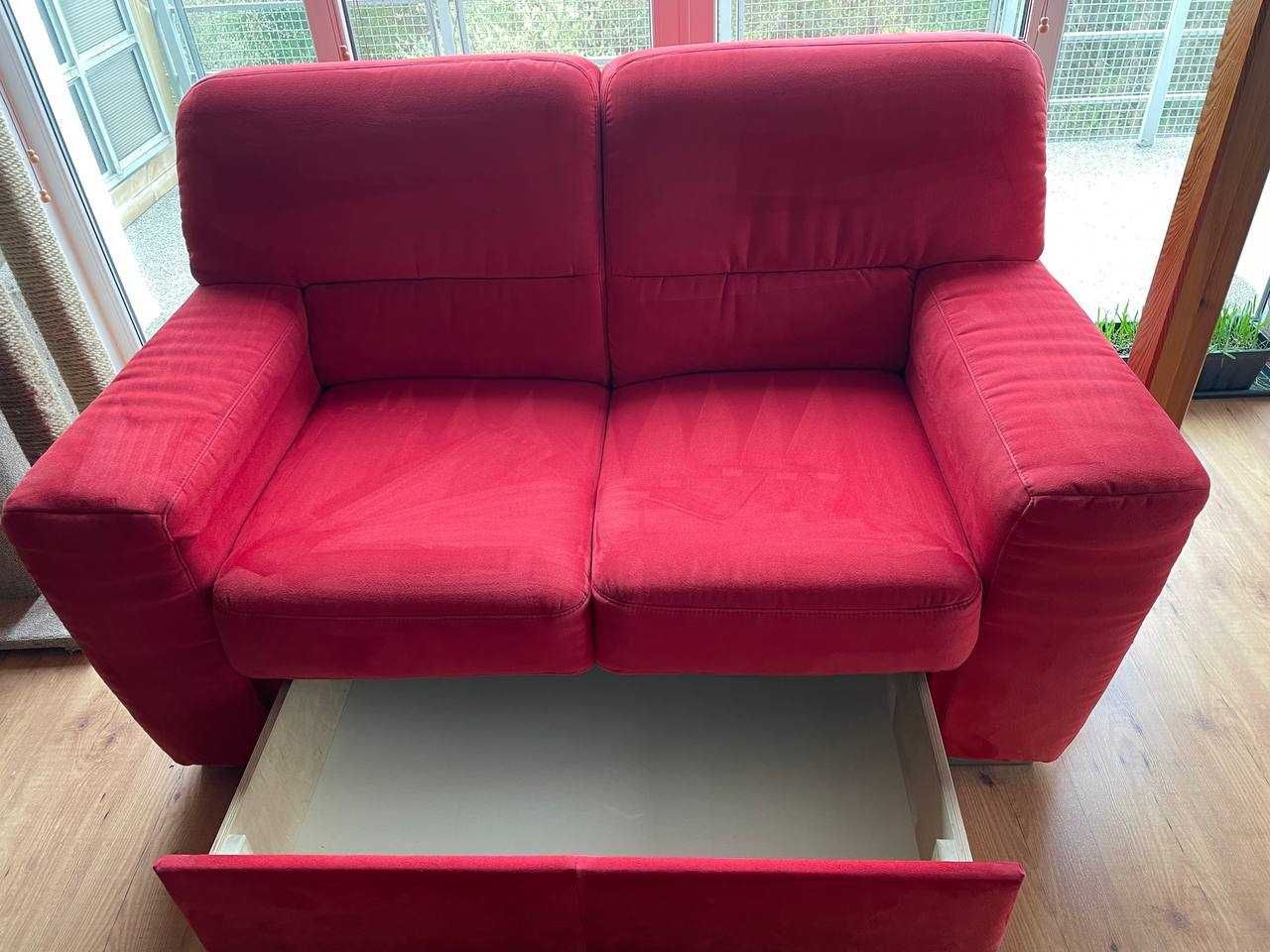 Sofa kanapa dwuosobowa czerwona z pojemnikiem