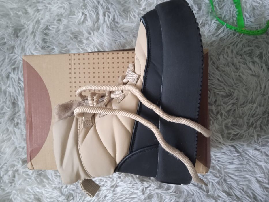 Продам дитяче взуття стан бу .