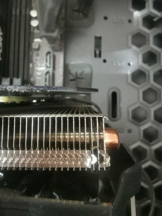Komputer stacjonarny GTX1070/AMD Ryzen 5 2600/16GB RAM
