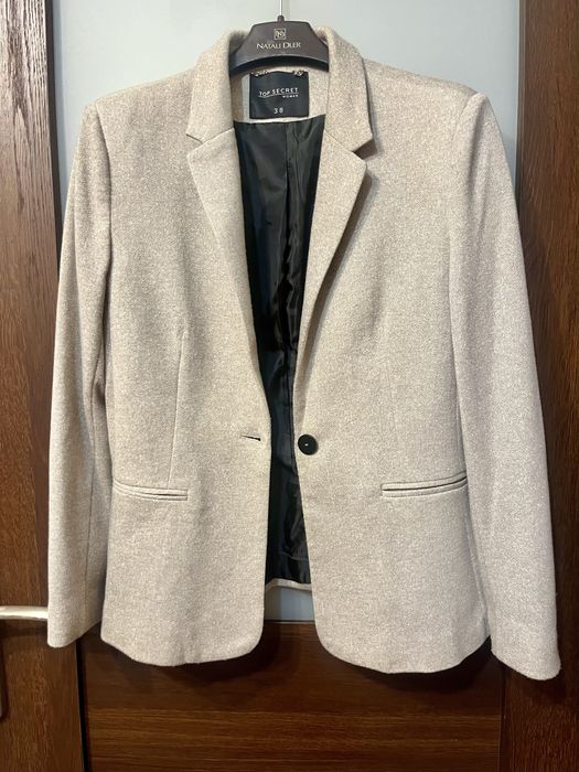 Beżowy żakiet ze złotą nitką Top Secret