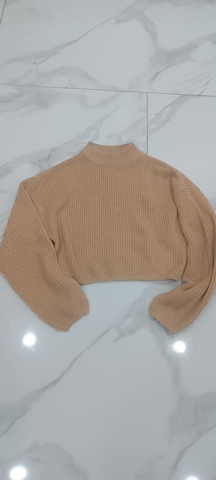 Стильний светр бежевий