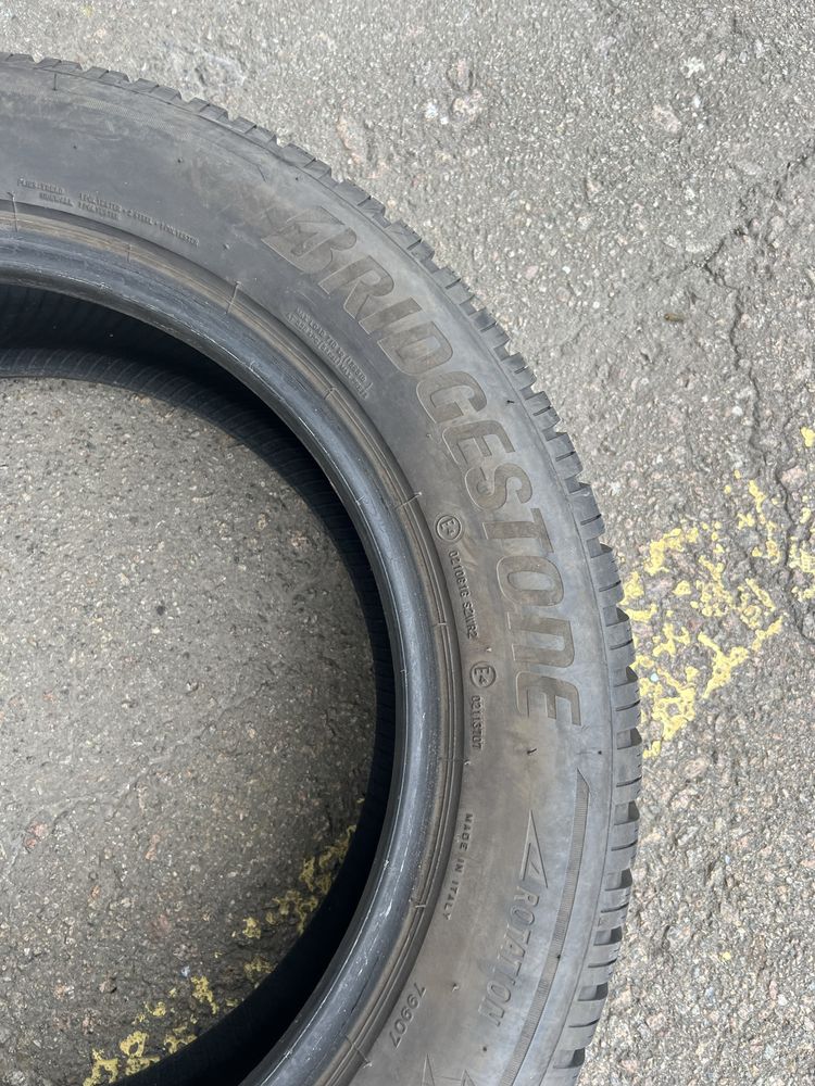 Резина зимова 215 60 r17 bridgestone
