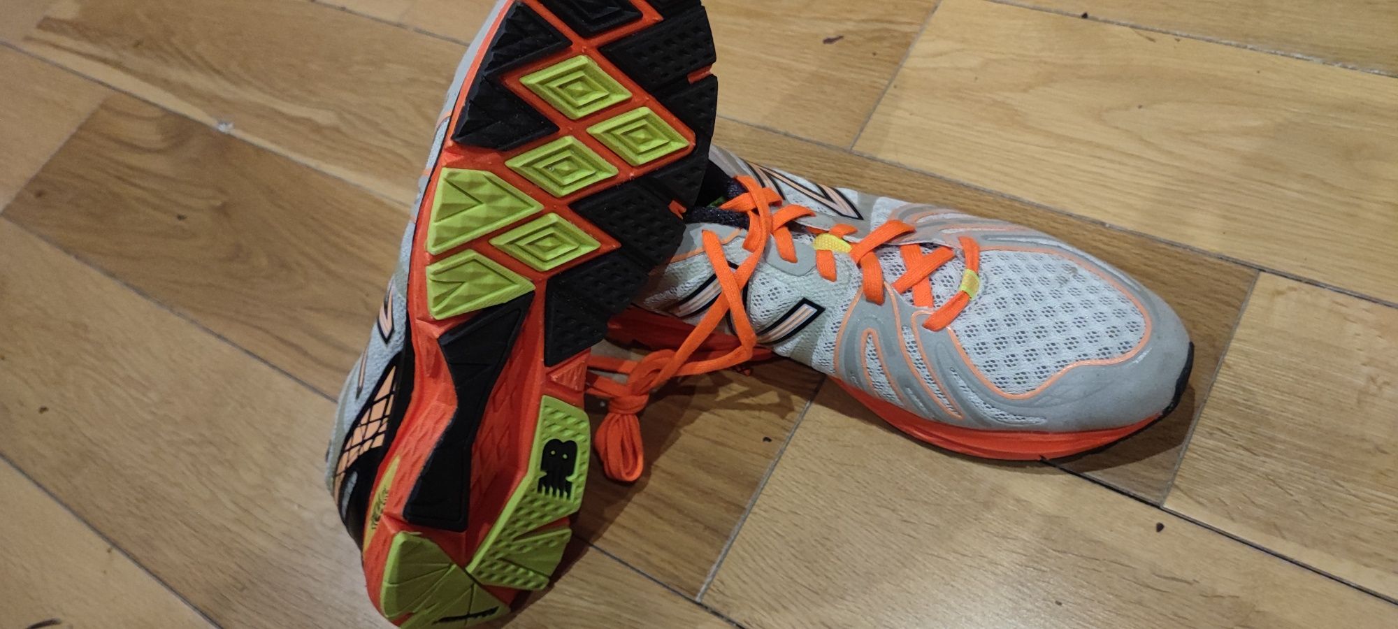 Buty new balance r 44 i 47,5