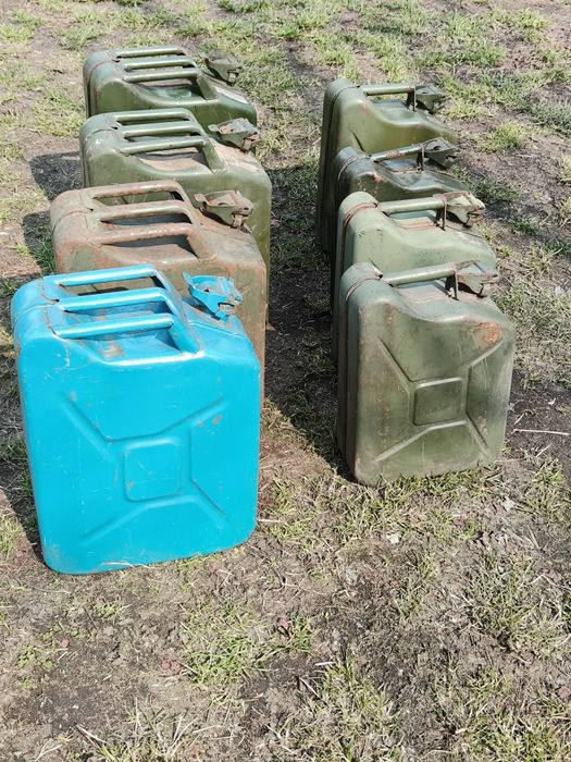 Stary Kanister Metalowy 20l Kanistry Metalowe 10l Na Paliwo Zestaw PRL