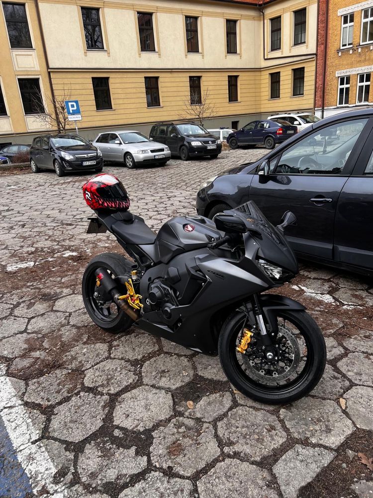 Honda CBR 1000RR SC77 czarny mat 197 KM