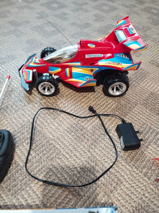 Машина і вертоліт на управлінні, конструктор робот