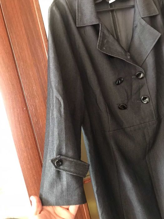 Офісна сукня темно-сірого кольору із поясом, 50-52 р.