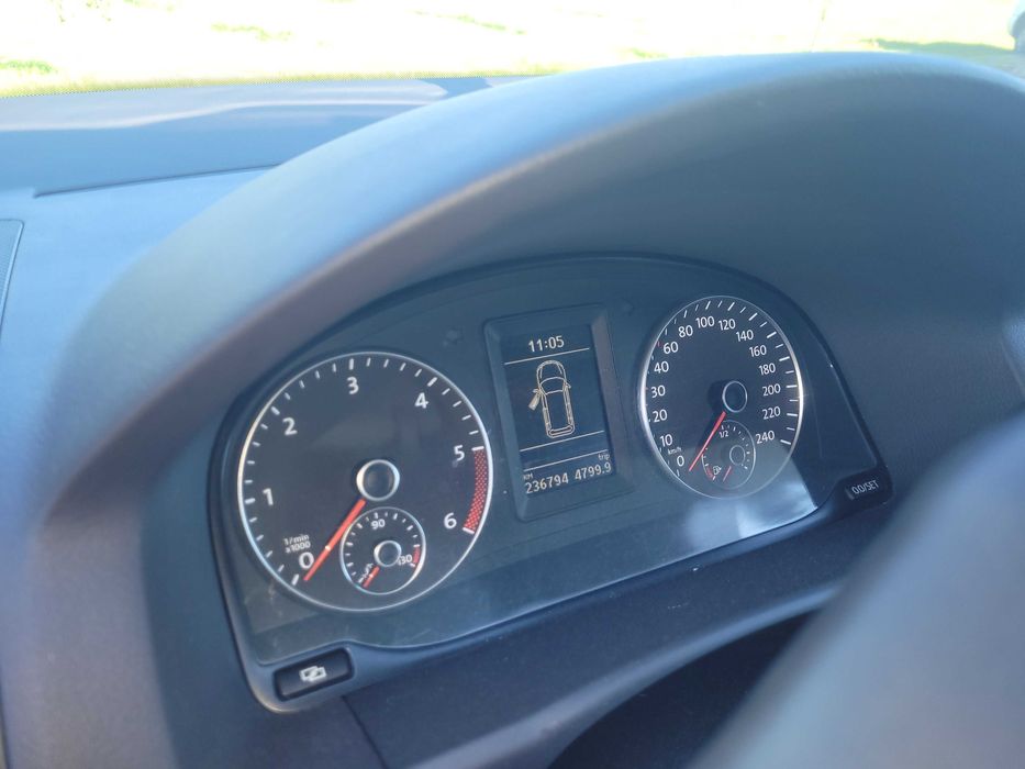 продаю власний автомобіль VW TOURAN