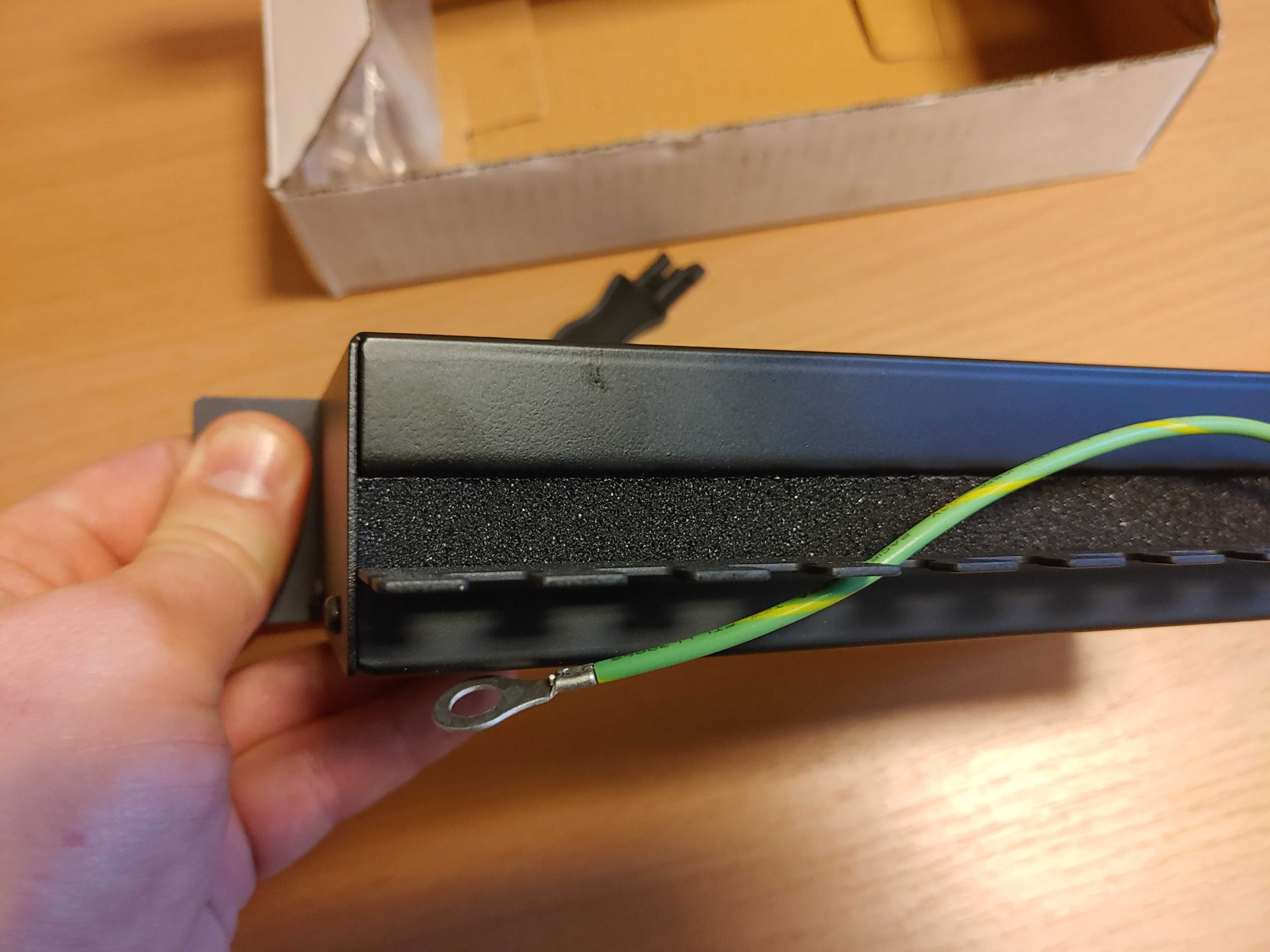 Patch panel 12 portowy do szafy 10"