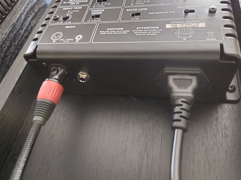 Behringer B2031A Truth Студійні монітори (пара) акустична система