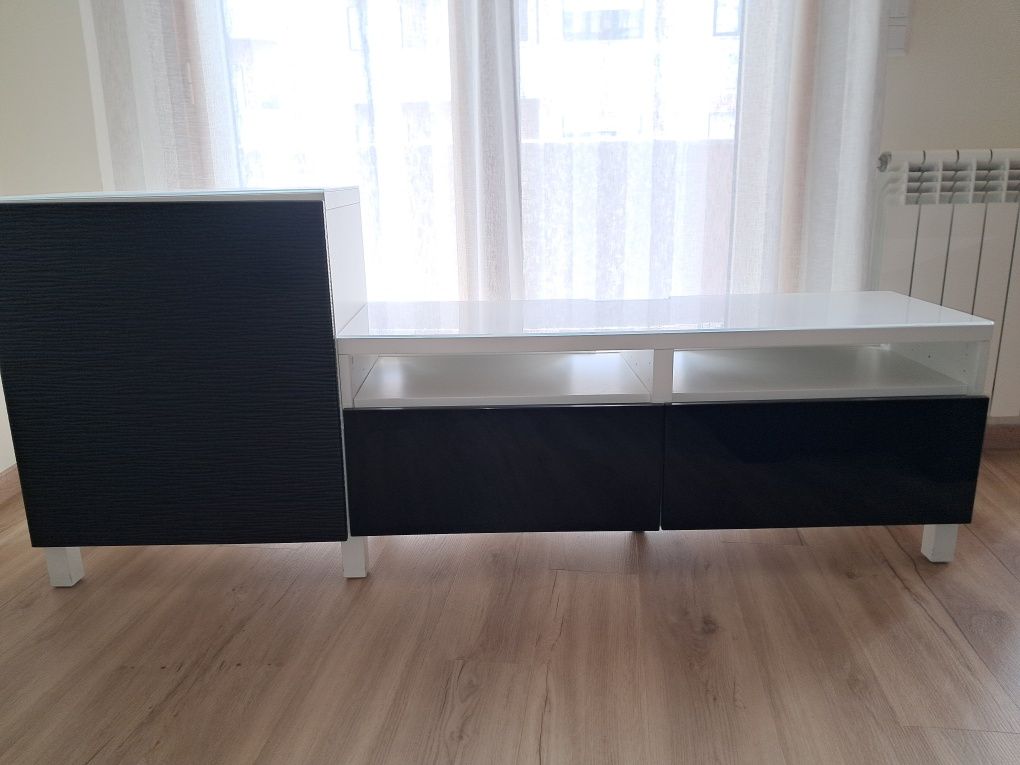 Movel Tv Ikea tampo em vidro branco