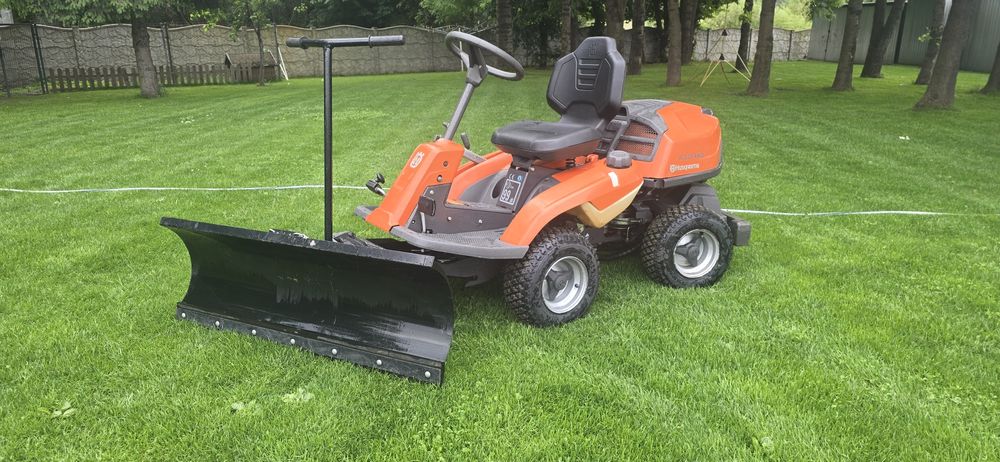Husqvarna rider Oryginalny pług do śniegu R320  R18 KOVA Zamiatarka