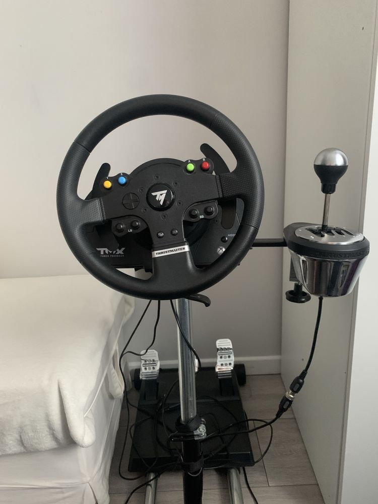 Thrusmaster TMX pro, stojak plus th8a